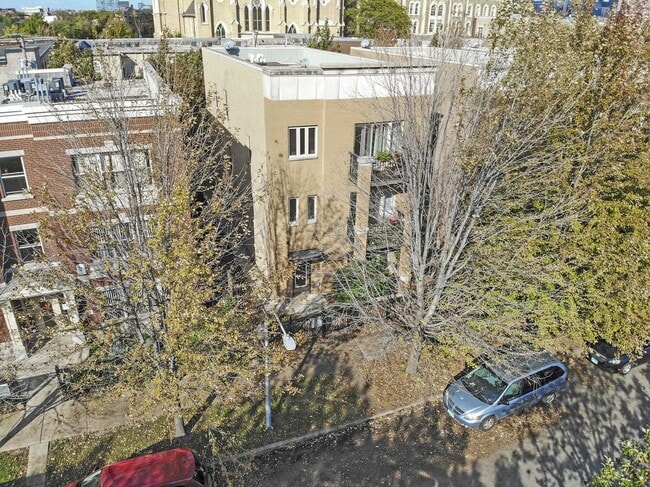 Photo - 1118 W Washburne Ave Unit 301