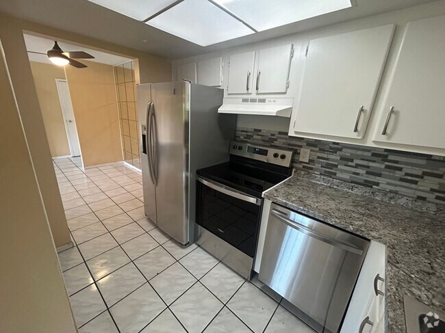 Building Photo - 3704 Broadway, 221 Rental