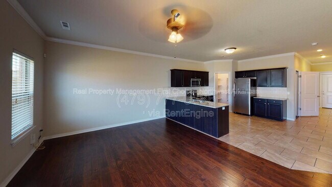 2711 W Shasta Rd