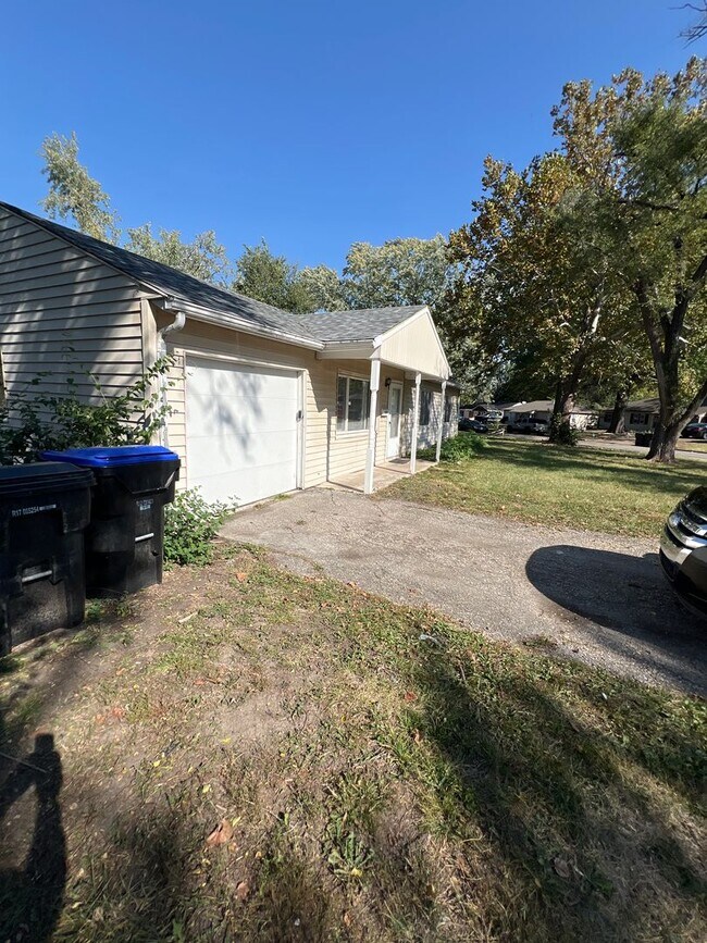 Photo - Spacious home - Great location!