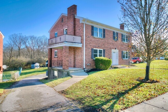 Photo - 114 Basswood Cir