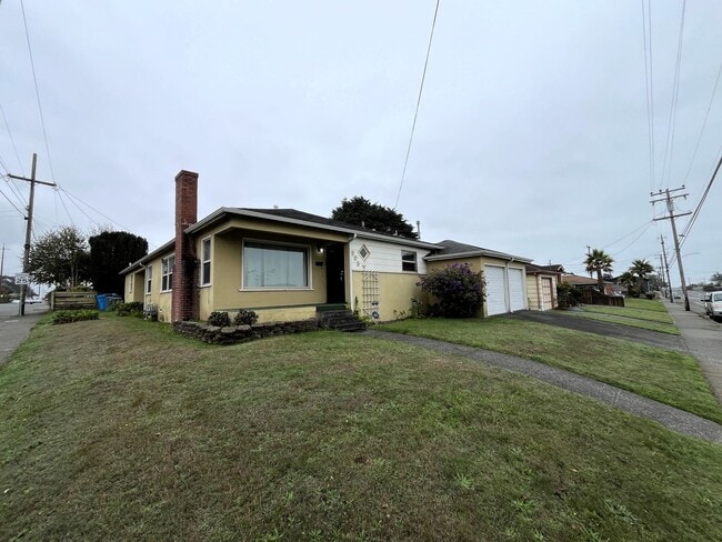 Building Photo - 905 W Harris St Unit 905 W Harris [PRM]: Henry]