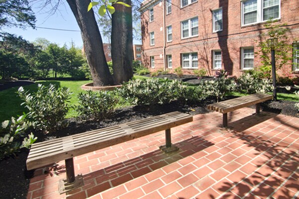 01 Comunidad de apartamentos Manor House en Del Ray, Alexandria, VA