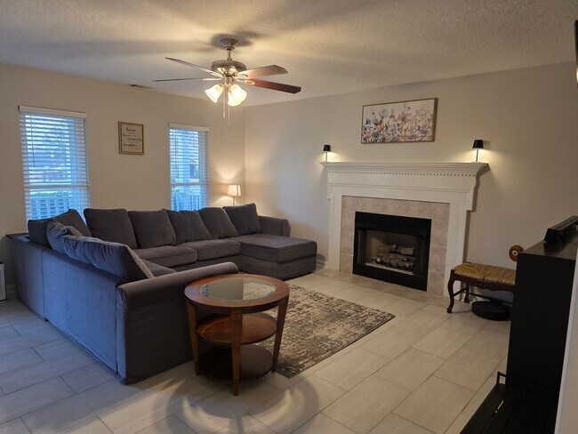 Photo - 1318 Maple Leaf Ct