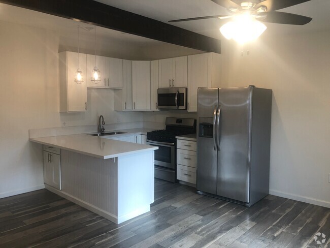 Building Photo - 447 S Orange Ave Rental