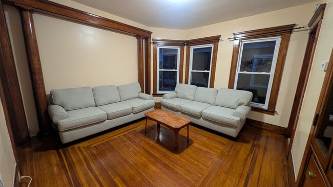 Photo - 122 Foster St