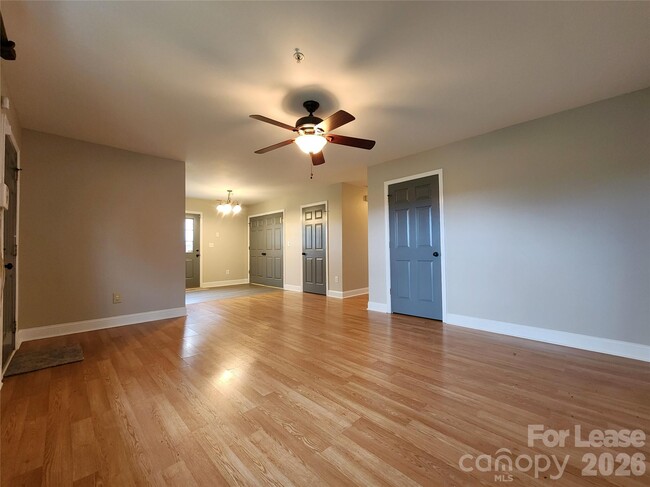 Photo - 1607 Parkdale Ave