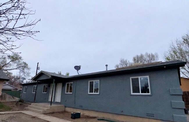 Building Photo - 1019 E River St Unit 2