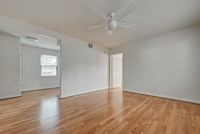 Photo - 218 E 14th St