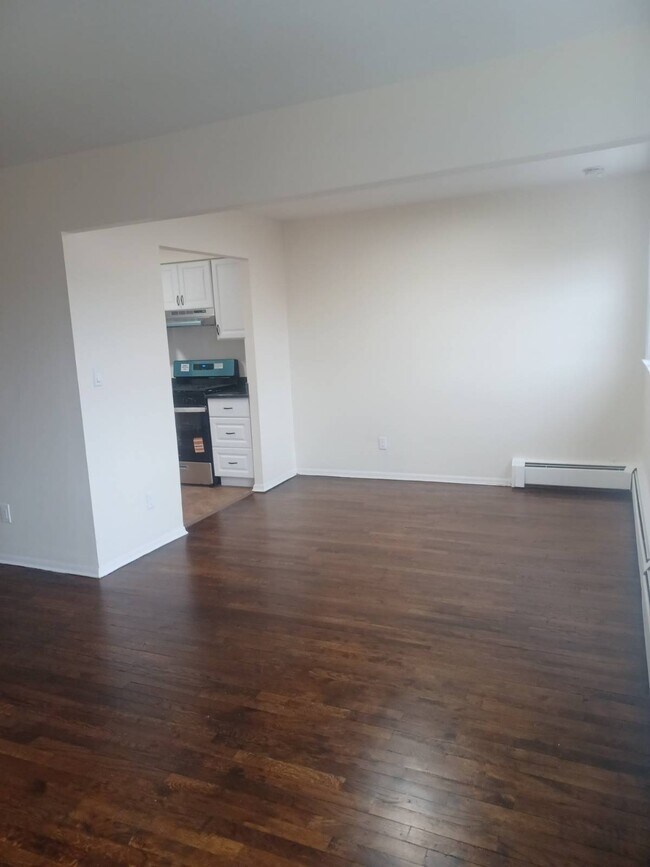 Photo - 103-0-103102 102nd St