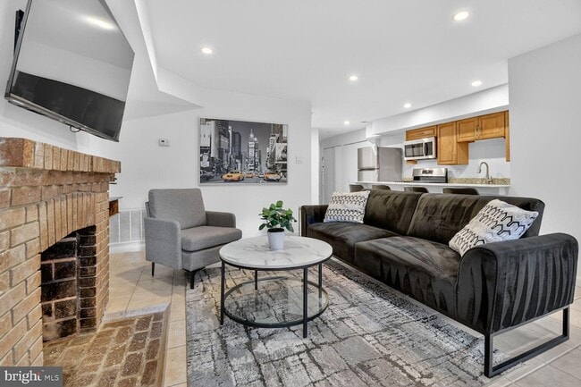 Photo - 1339 Corcoran St NW