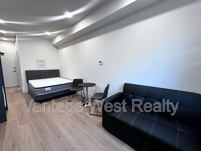 Photo - 513-720 KLO Rd