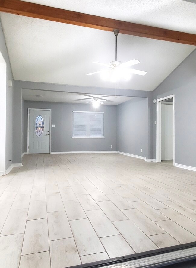 Photo - 8620 Chateau Cir