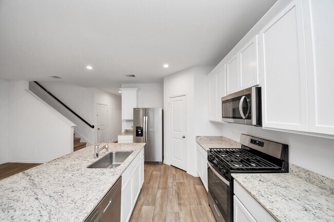 31303 Heddington Ln