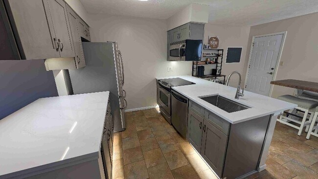 Photo - 144 Villa Dr