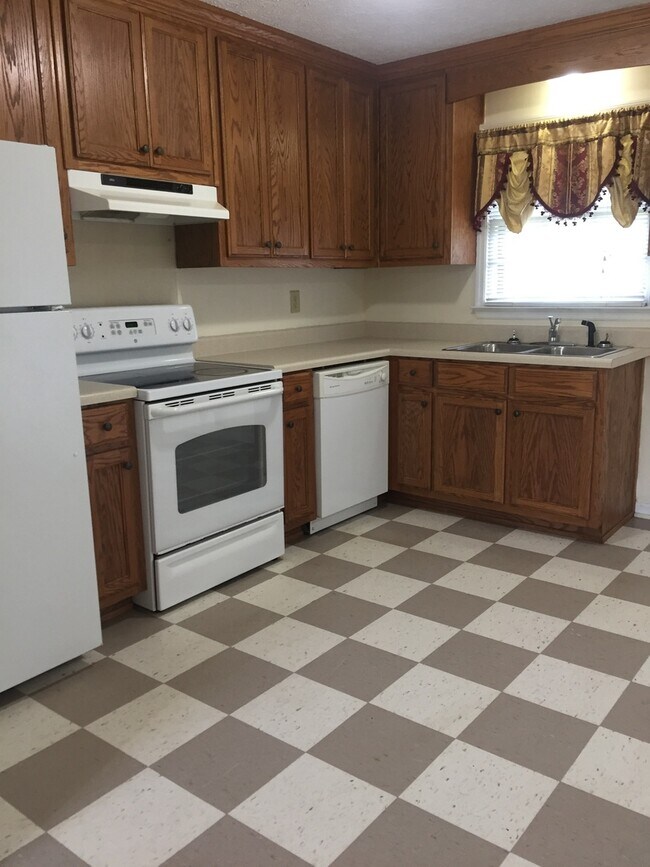 Photo - 2BR/ 2Bath on Eastside! Available end of July 2026