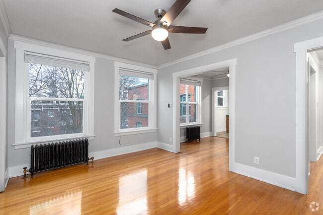 1BR, 1BA - 700SF - Breslin