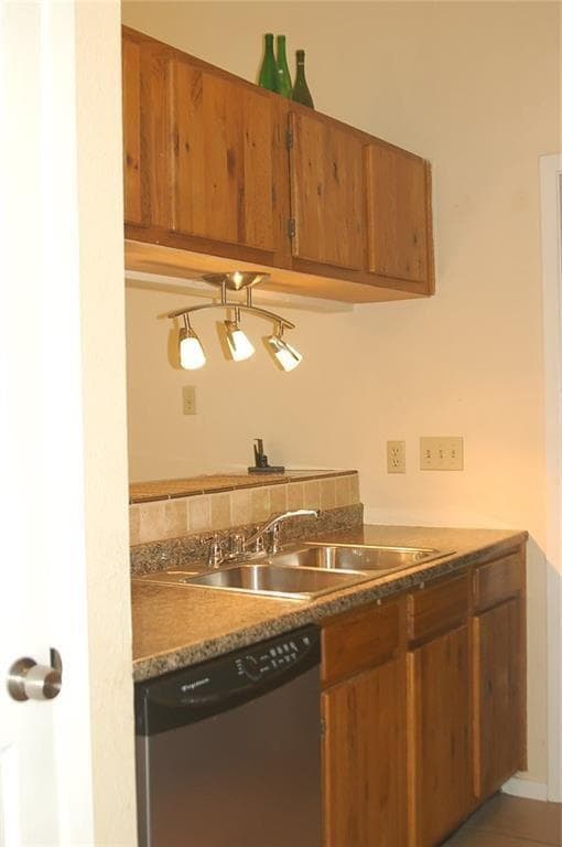 Photo - 4504 Brown Bark Pl