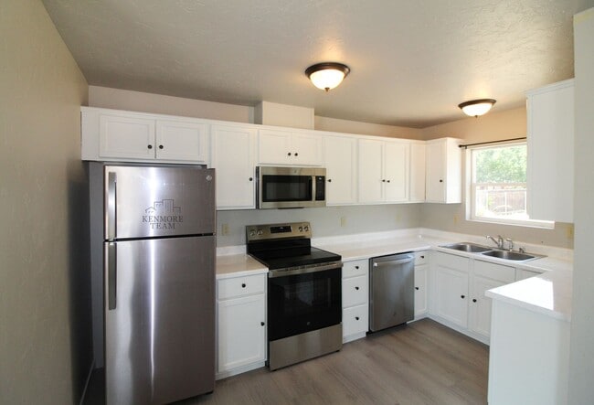 Photo - 2 Bedroom, 1 Bath Home in Kennewick
