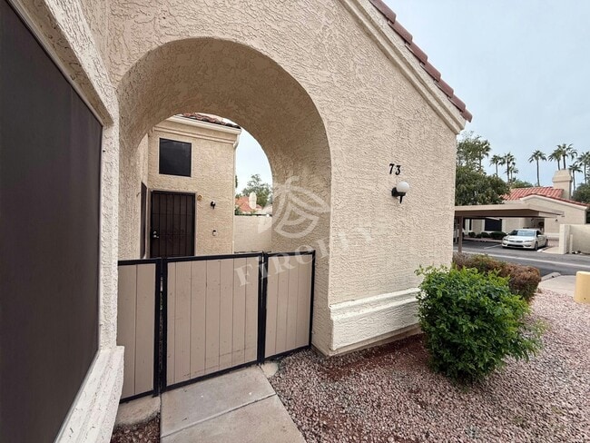 Photo - 1111 W Summit Pl