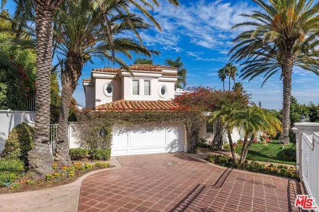 Photo - 1100 Stradella Rd