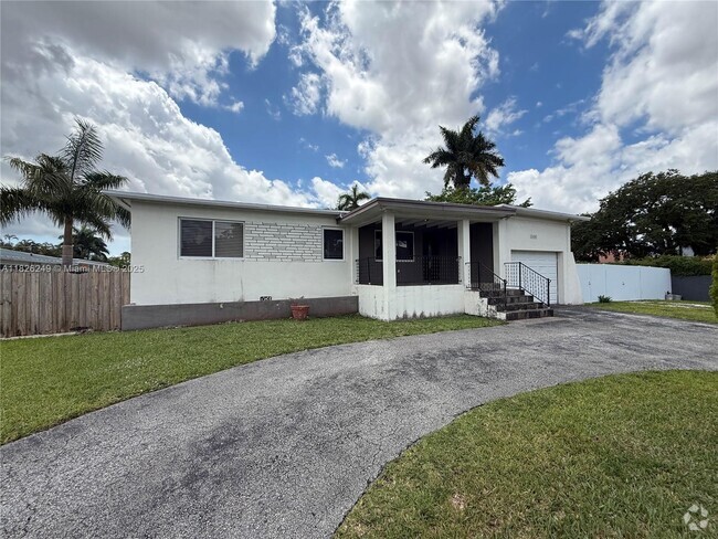 Building Photo - 8480 SW 2nd St Rental