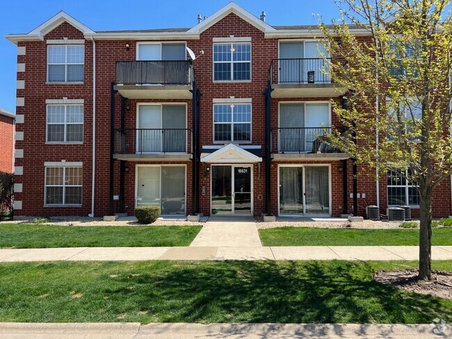 Building Photo - 16631 Liberty Cir Rental