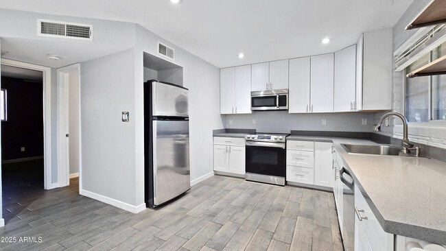 Photo - 6739 N 16th St