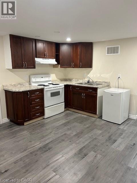 Photo - 332 Jackson St W