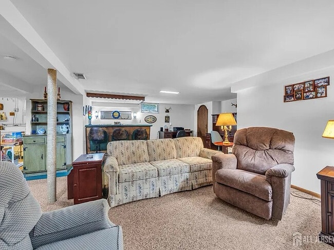 Photo - 143 Safran Ave