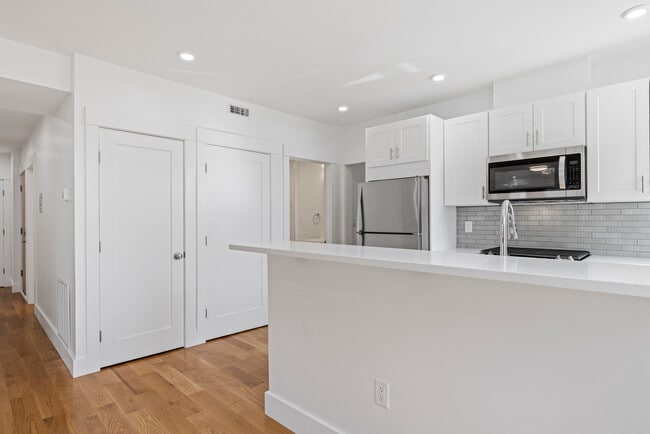 Photo - 384 Columbia St Unidad 1