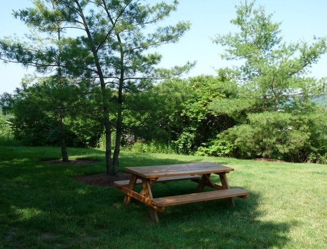 Photo - Vista Pointe Apartments