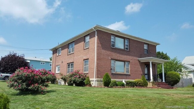 Building Photo - 690 Highland Ave Unit 1st Floor