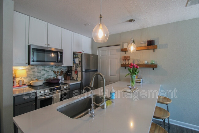 Photo - 271 Alexandra Dr Unit 11