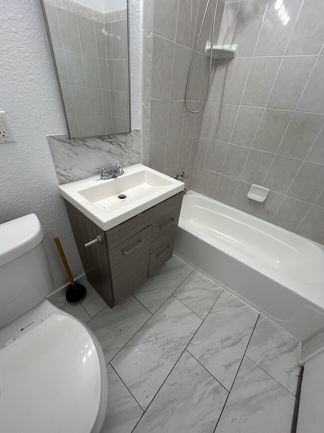 Photo - 3457 Ocean View Blvd Unidad 3457