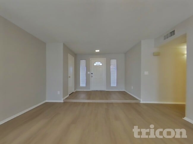 Photo - 955 W Santa Cruz Dr