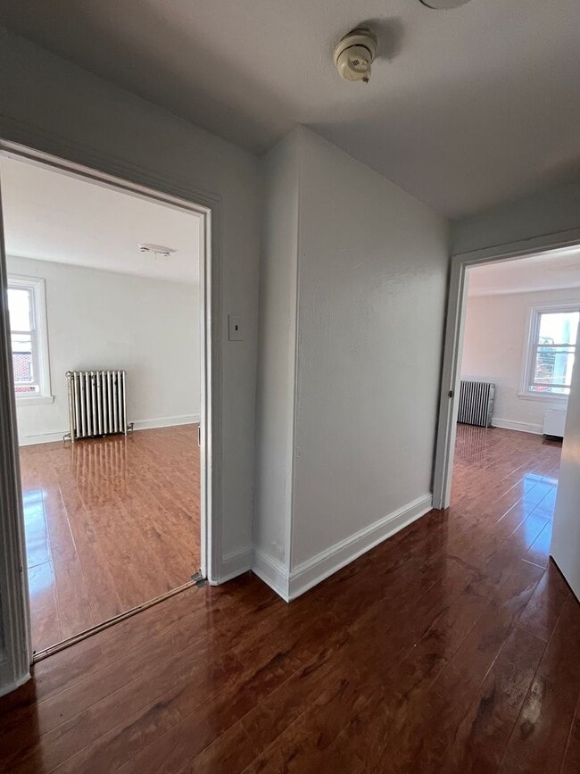 Photo - 2245 Bainbridge St Unit 3