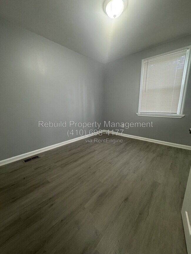 Photo - 5634 Midwood Ave