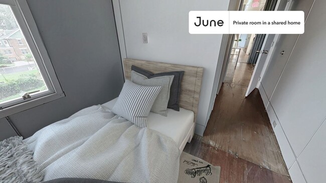 Photo - Room in Shared 6 bed/6 bath home Unidad 4A