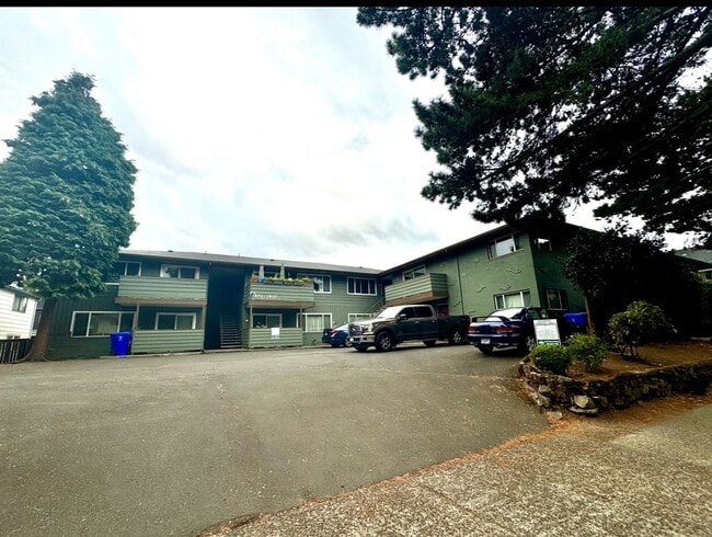 Photo - Vintage Irvington Top Floor 2 Bed~ Off Str... Unidad 1808