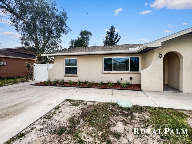 Photo - 2 Bed / 1 Bath | Fort Myers | Spring Into This One and Save $500