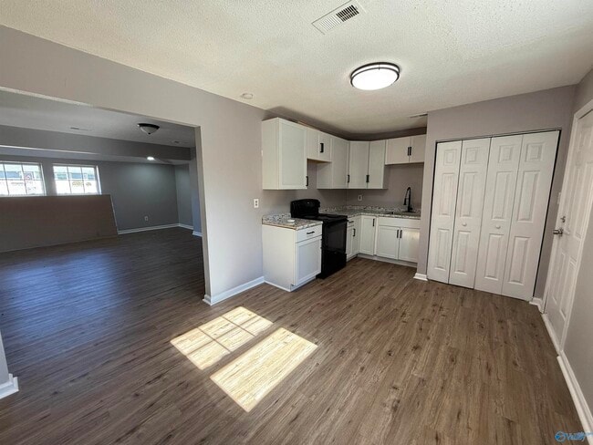 Photo - 2415 NW Vining Ave