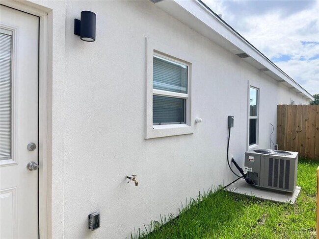 Photo - 10 Hibiscus E Ave Unit 5