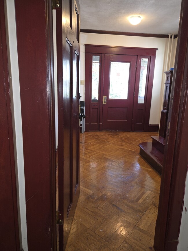 Fotografía del edificio - 799 Park Ave Unidad 2 Bedroom 1 bath 799 Park