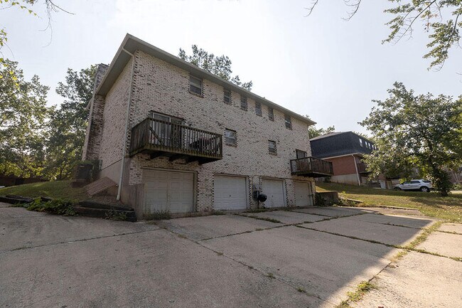 Photo - 3305 Belle Meade Dr