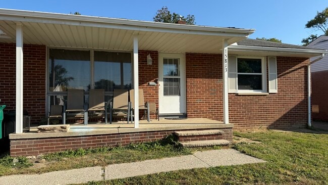 Building Photo - 15813 Steinway Blvd Rental