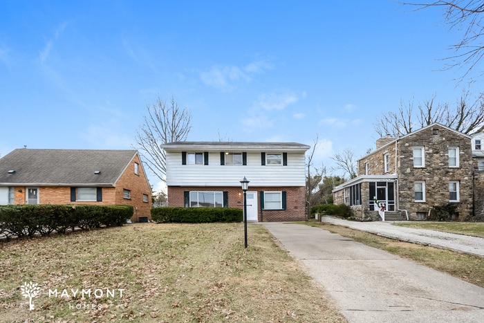 Photo - 8273 Bobolink Ave