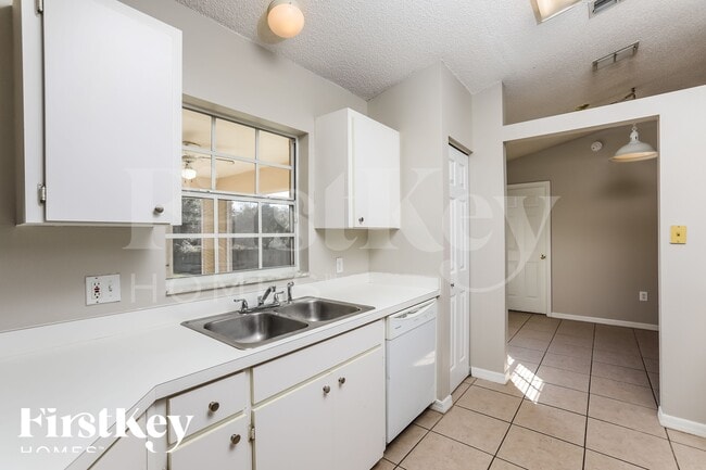 Photo - 2059 Gallagher Ave