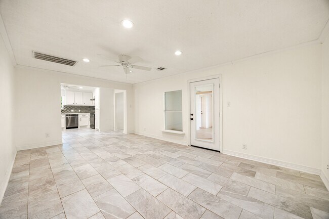 Photo - 9762 Tappenbeck Dr