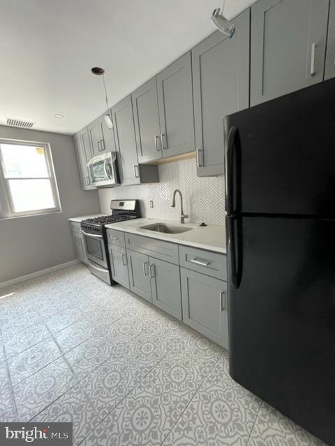 Photo - 2555 Grays Ferry Ave